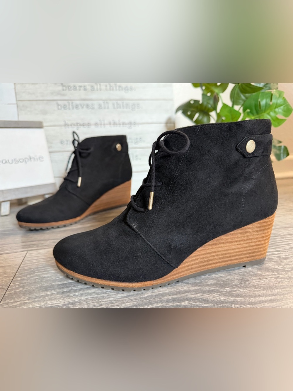 Dr Scholl’s Conquer Black Faux Suede Lace-Up Wedge Ankle Bootie. Size 7